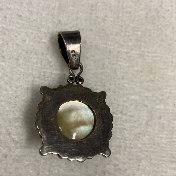 Sterling Silver white Single Pearl Pendant Necklace - Picture 2 of 3